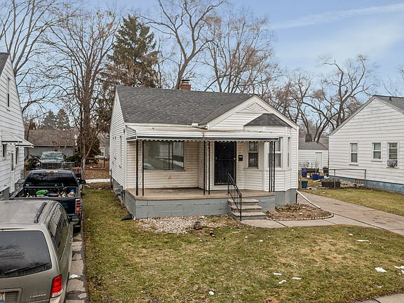 4th image of 18801 Elkhart St