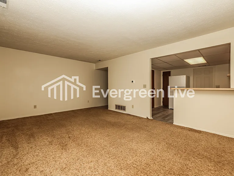 2459 Cross Village Dr — Photo 5