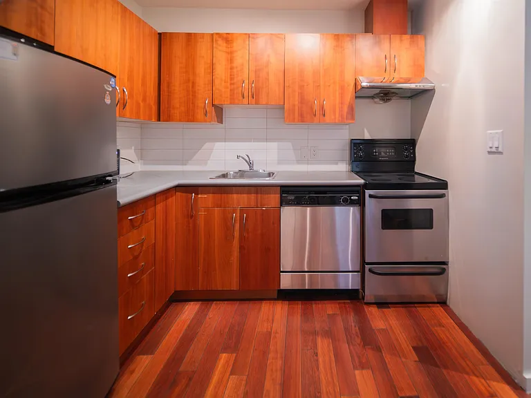 440 Richards St #203 — Photo 6