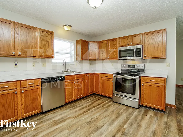 5546 Breshly Way — Photo 8