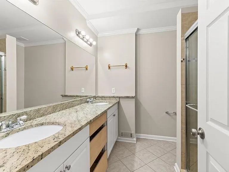 491 Morningside Dr — Photo 14