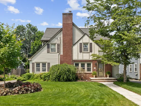 40 Linnard Road, West Hartford, CT 06107