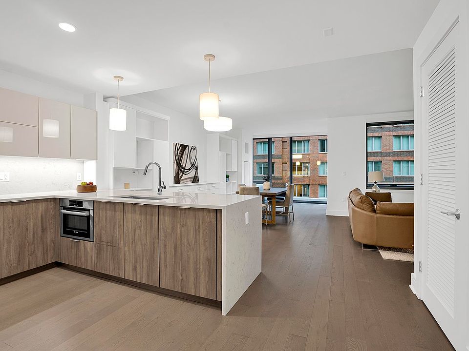 1st image of 9 Avenue At Port Imperial #605