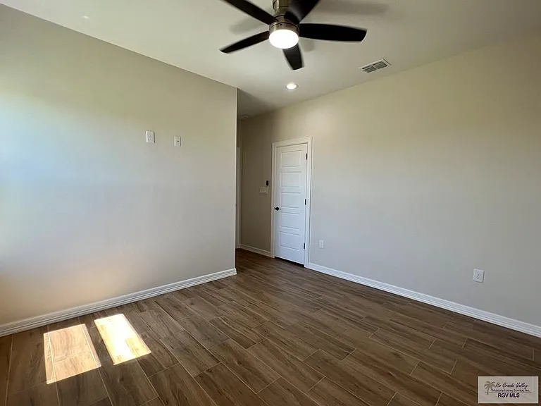 5105 Red River Cir #5105 — Photo 6