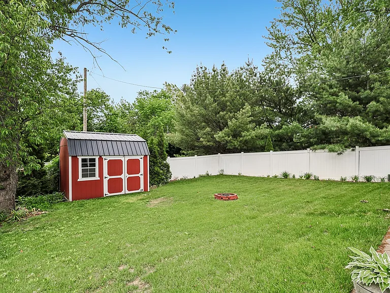 686 Portage Lakes Dr — Photo 11