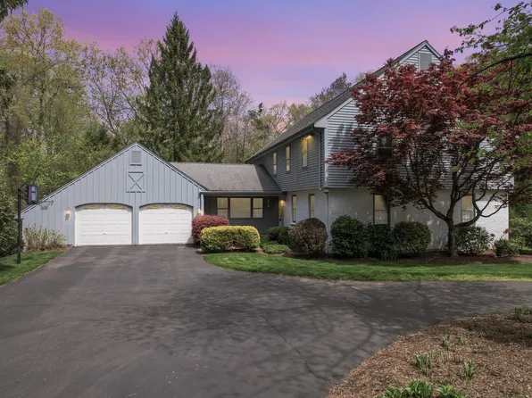 32 Woodmont Road, Avon, CT 06001