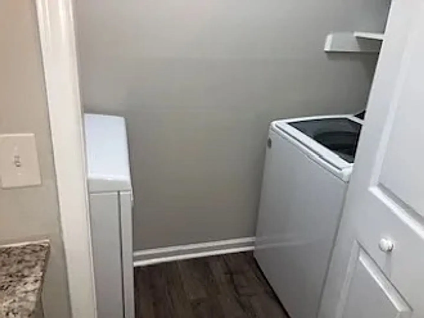 Room in 2 Bedroom Home at Winterpointe Ln — Photo 3