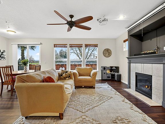 3rd image of 1844 SE Waterlily St