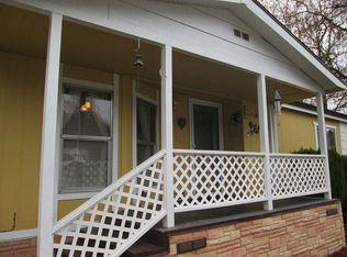 1011 Lee Roze Ln, Grants Pass, OR 97527