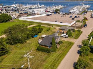 390 Gooseberry Rd, South Kingstown, RI 02879