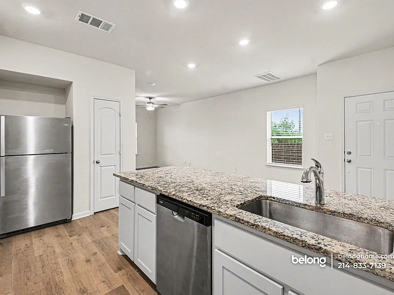 203 Marsh Ln — Photo 12