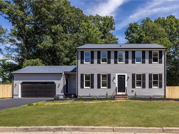 4 Meggan Ct, West Warwick, RI 02893