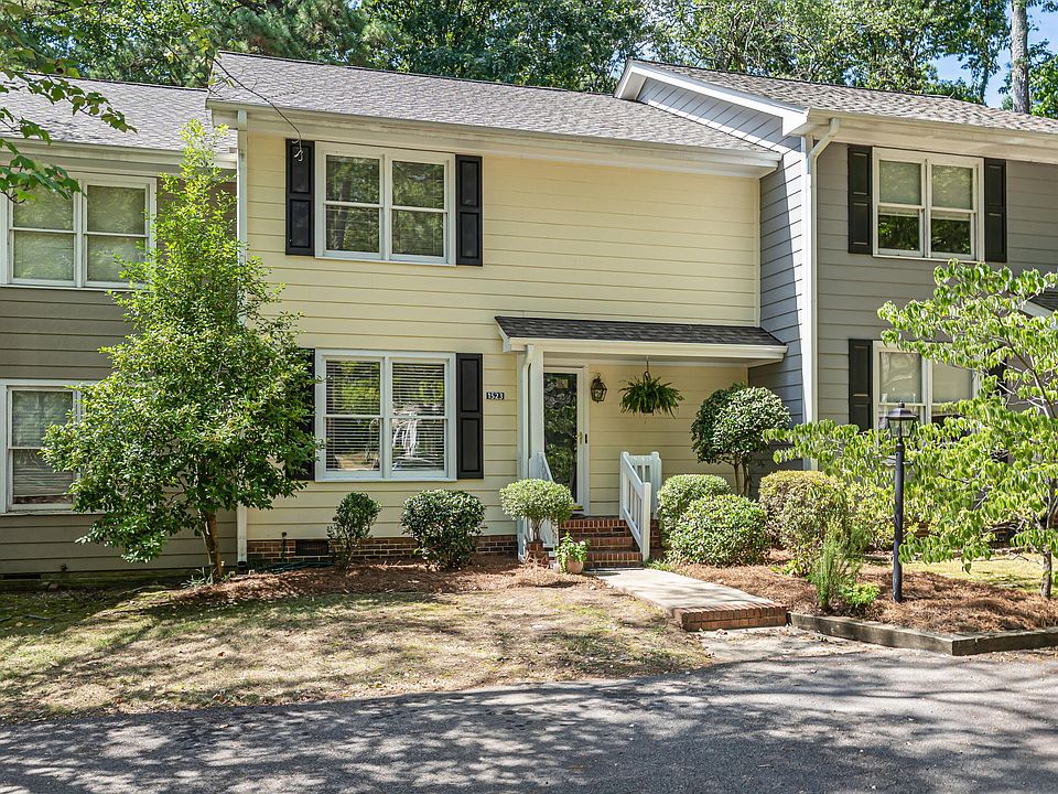 1st image of 1523 Woodcroft Dr