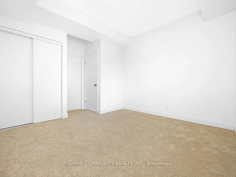 16 Melbourne Ave #105B — Photo 12