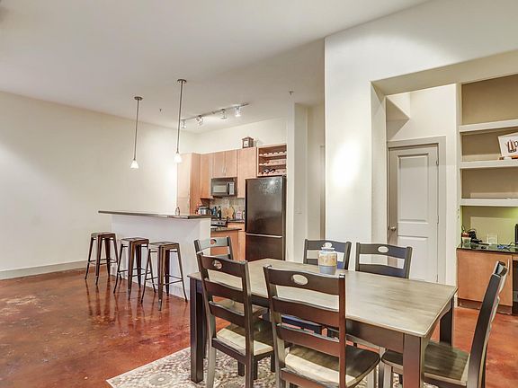 5th image of 1901 Post Oak Blvd APT 1303
