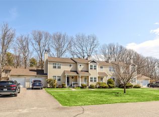 11 Kent Cmns, Yaphank, NY 11980