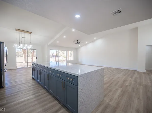 2541 Showcase Dr, Las Vegas, NV 89134