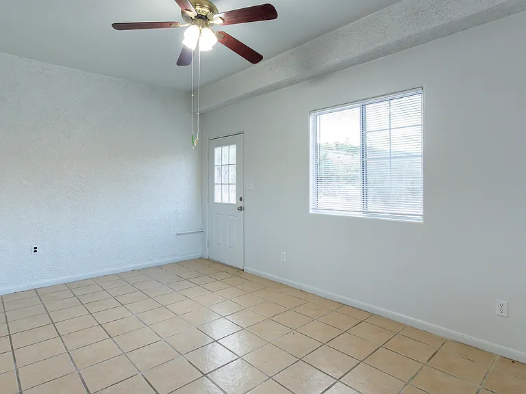 392 Falcon Ct — Photo 12