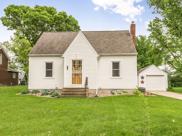 218 Mill St N, Waterville, MN 56096