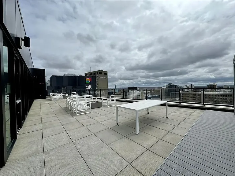 311 Hargrave St #501 — Photo 22