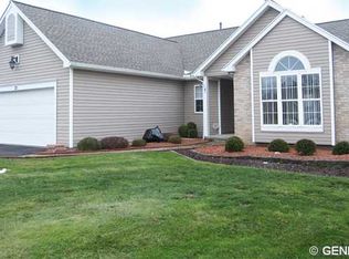 33 Hale Cir, Rochester, NY 14612