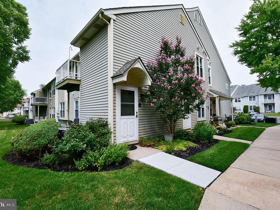 1st image of 4304B Adelaide Dr