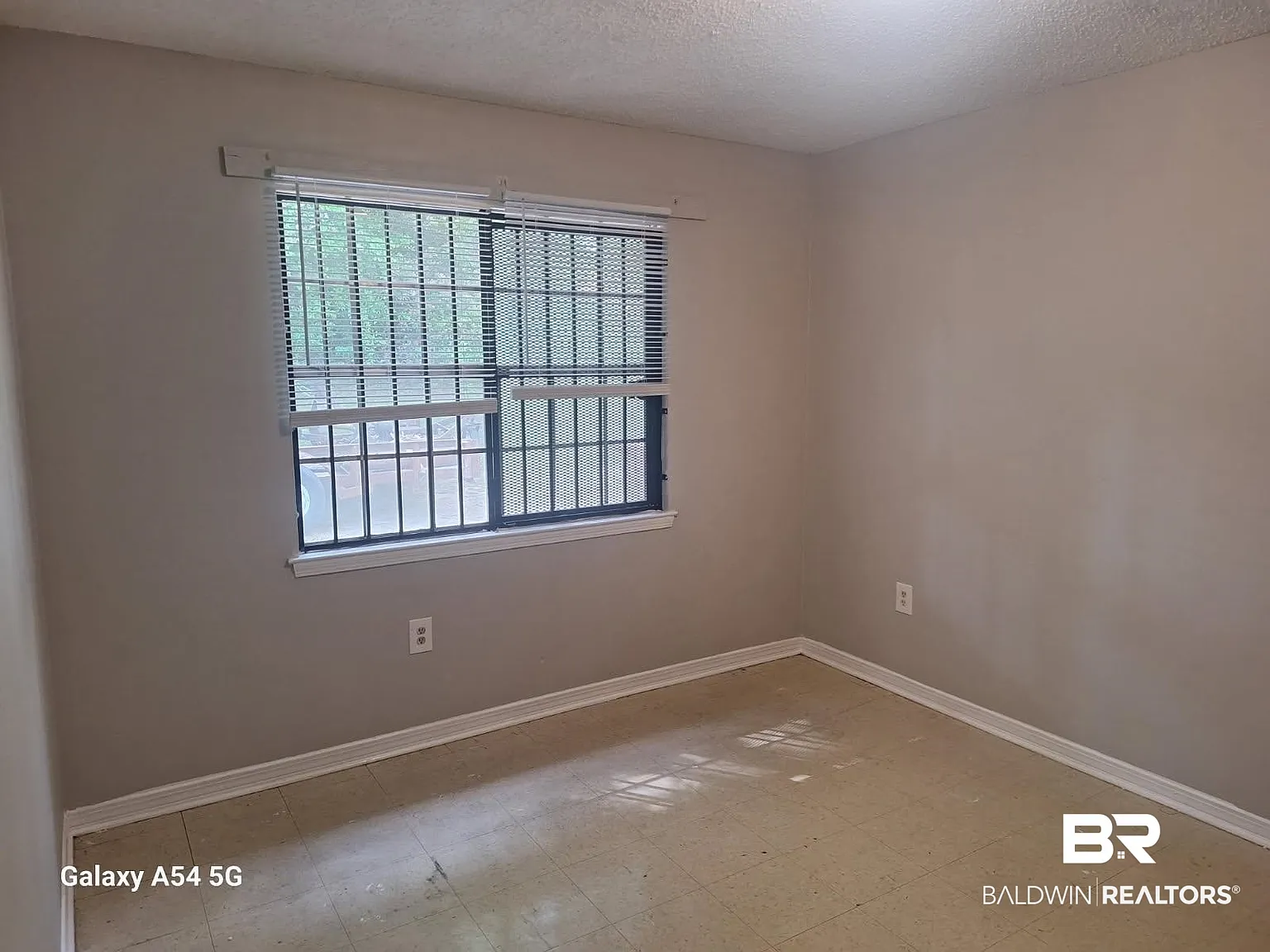 2 bed, 1.0 bath, 1000 sqft, $1,100 — Photo 4
