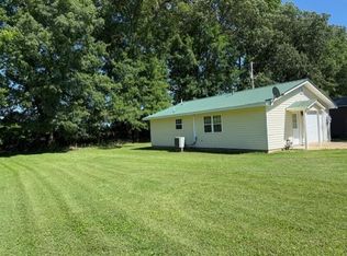 225 Clifty Village Ln, Paris, TN 38242