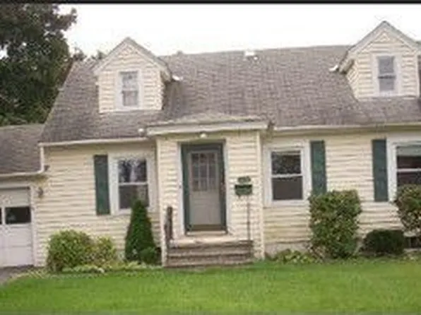 1812 Wagner St, Schenectady, NY 12303