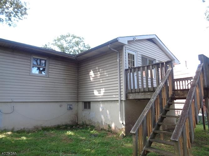 2nd image of 155 Rollins Trl