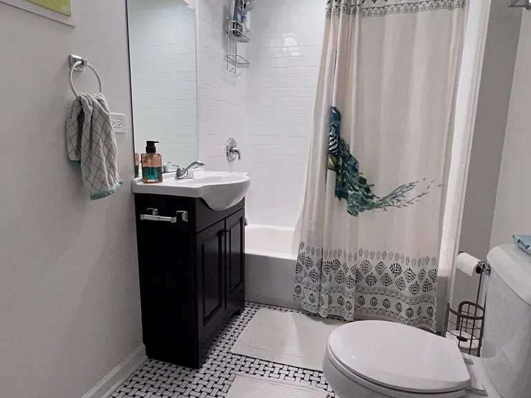 1441 W Grand Ave #1 — Photo 27