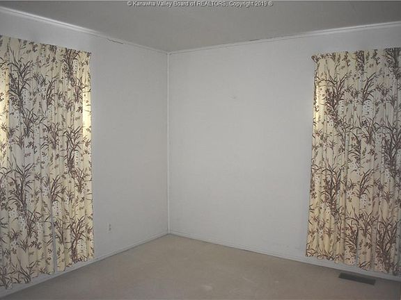 4th image of 609 47th St SE