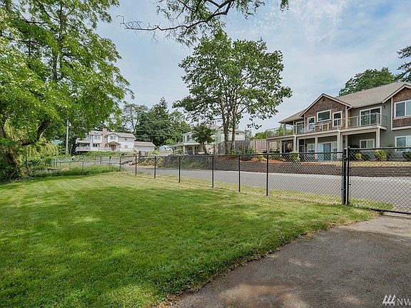 3rd image of 16303 Lakeside Dr S