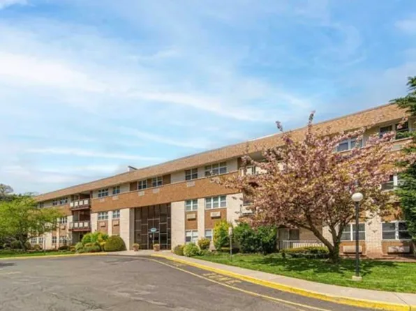 1111 River Road image 1 of 17