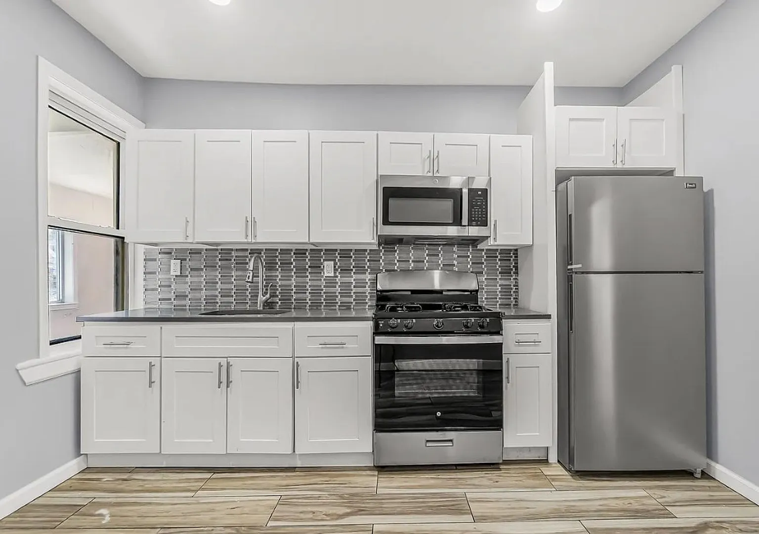 1220 Pembroke St — Photo 4