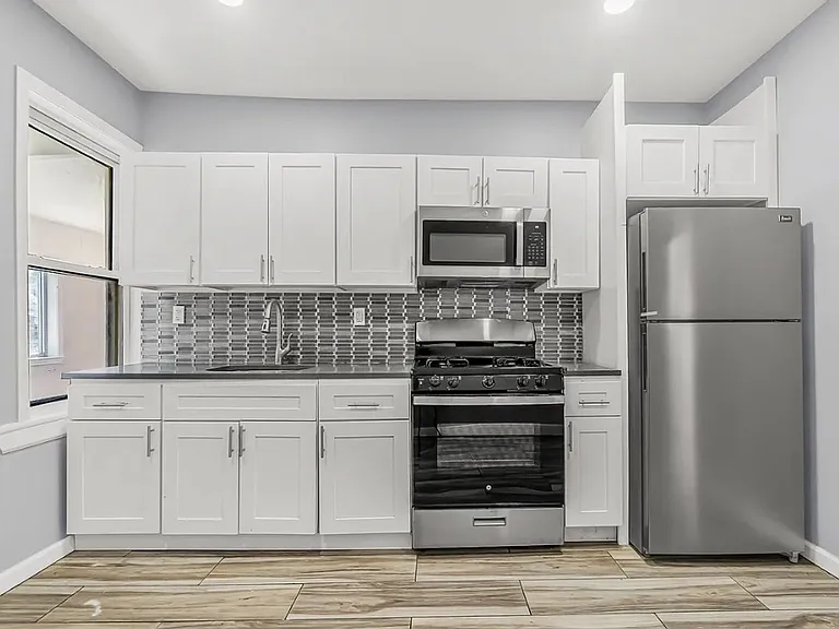 1220 Pembroke St — Photo 23