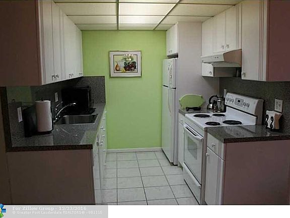 5th image of 229 Grantham Cir #B