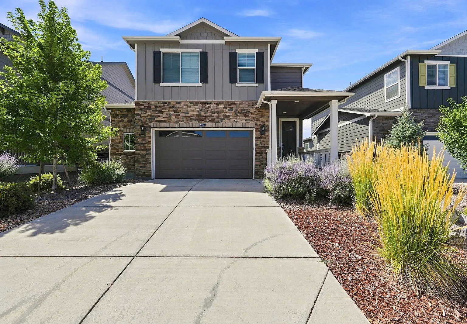 4 bed, 2.5 bath, 2156 sqft, $2,946 — Photo 2