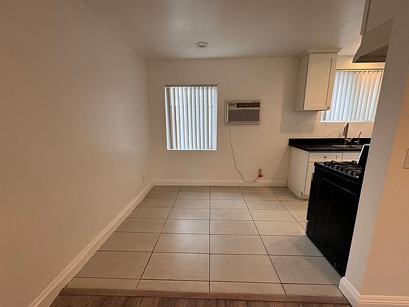 4th image of 7139 Whitsett Ave APT 5