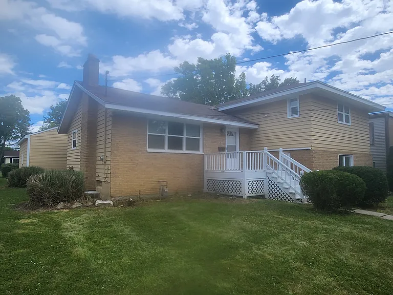 656 W Highland Ave — Photo 2