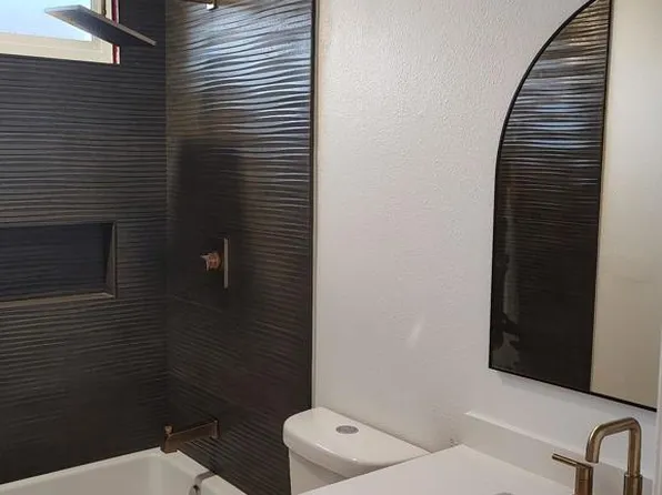 105 Magdalena Dr, Oceanside, CA 92057