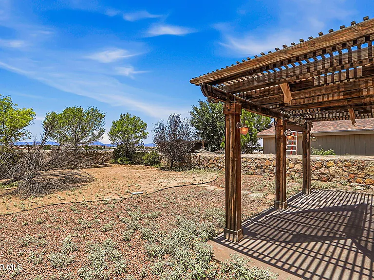 3749 Leticia St — Photo 33