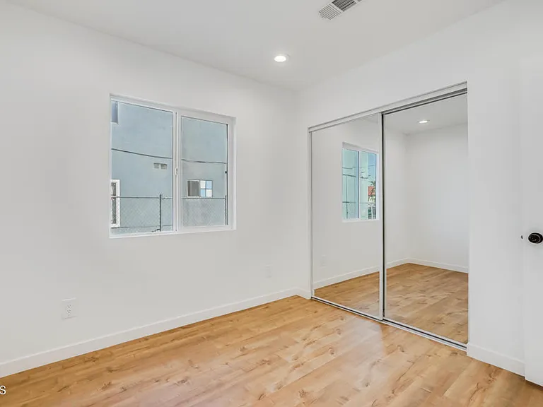 1330 Fraser Ave — Photo 12
