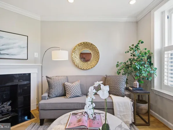 1502 17th St NW APT 10, Washington, DC 20036