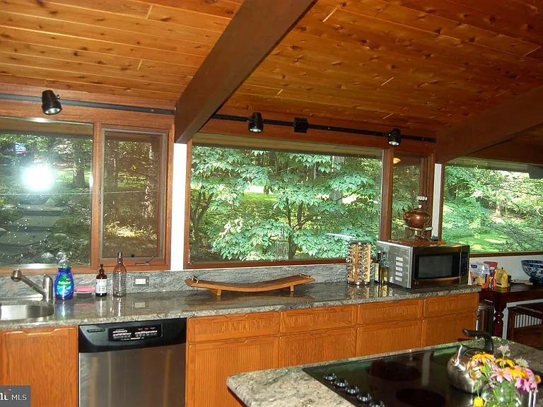 9728 Swift Creek Ct — Photo 33