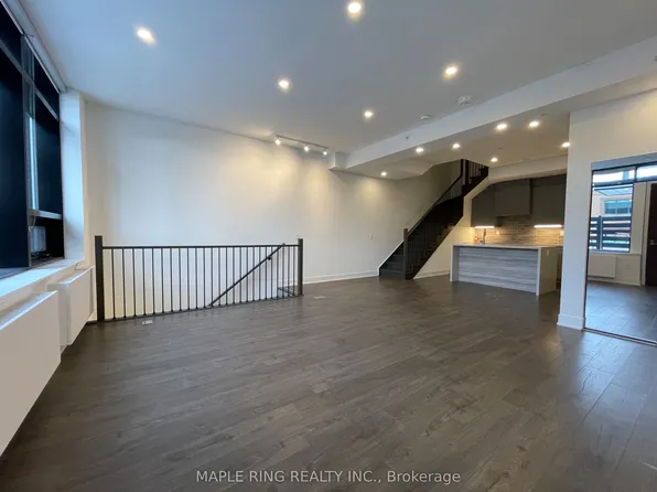 2916 Highway 7 Rd #106, Vaughan, ON L4K 0G3