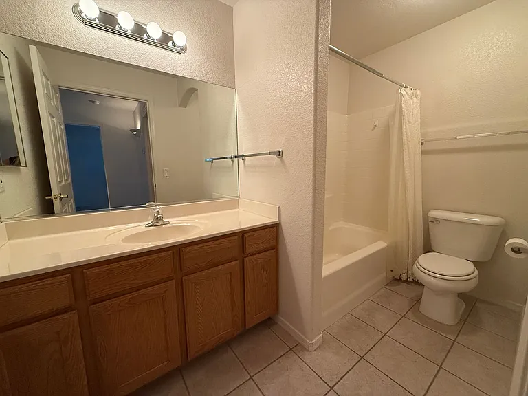 470 Acoma Blvd S #123-B — Photo 18