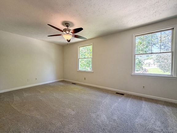 4th image of 207 Seneca Forest Ct