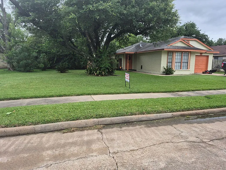18119 Twin Creek Dr — Photo 3