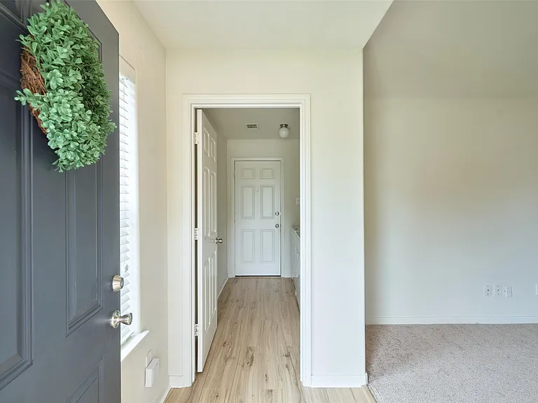 4243 Medina River Loop — Photo 7